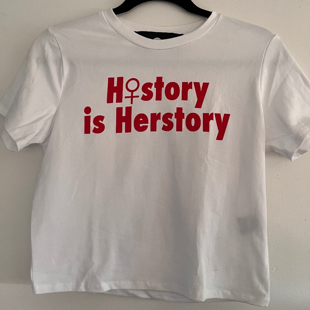 Medium White Graphic Crop Top from After Party by Nasty Gal